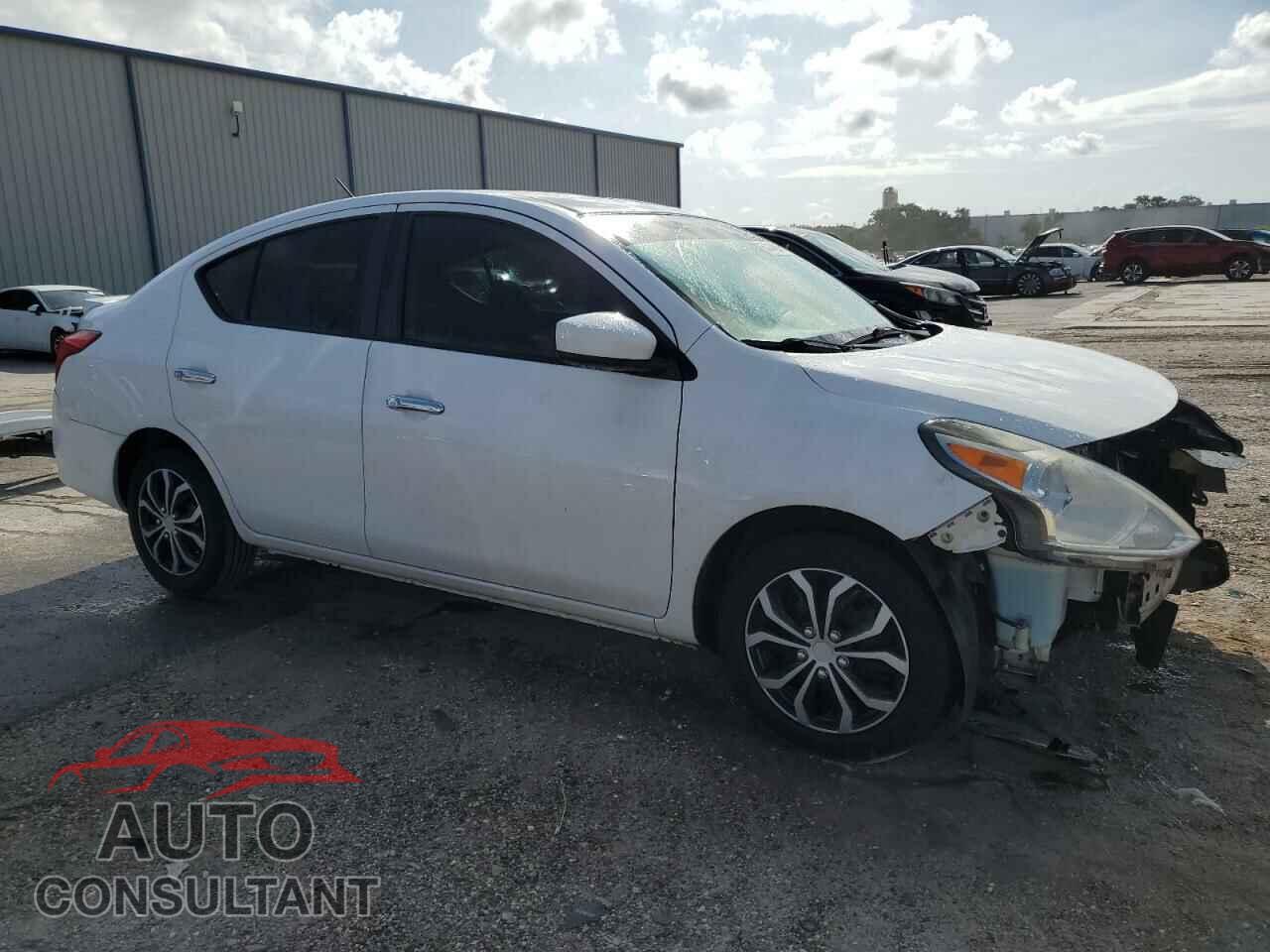 NISSAN VERSA 2017 - 3N1CN7APXHL814984