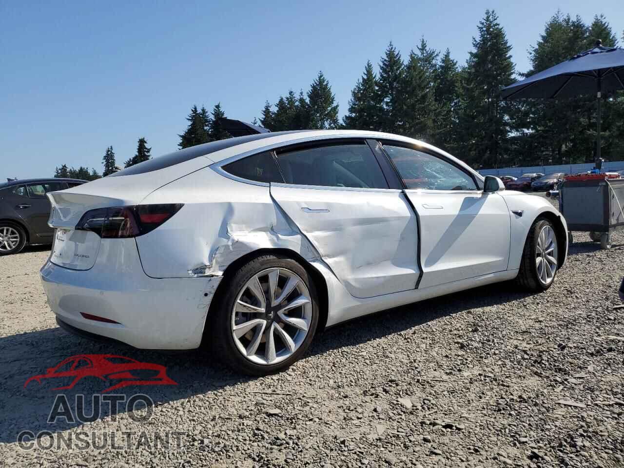 TESLA MODEL 3 2018 - 5YJ3E1EB8JF135535