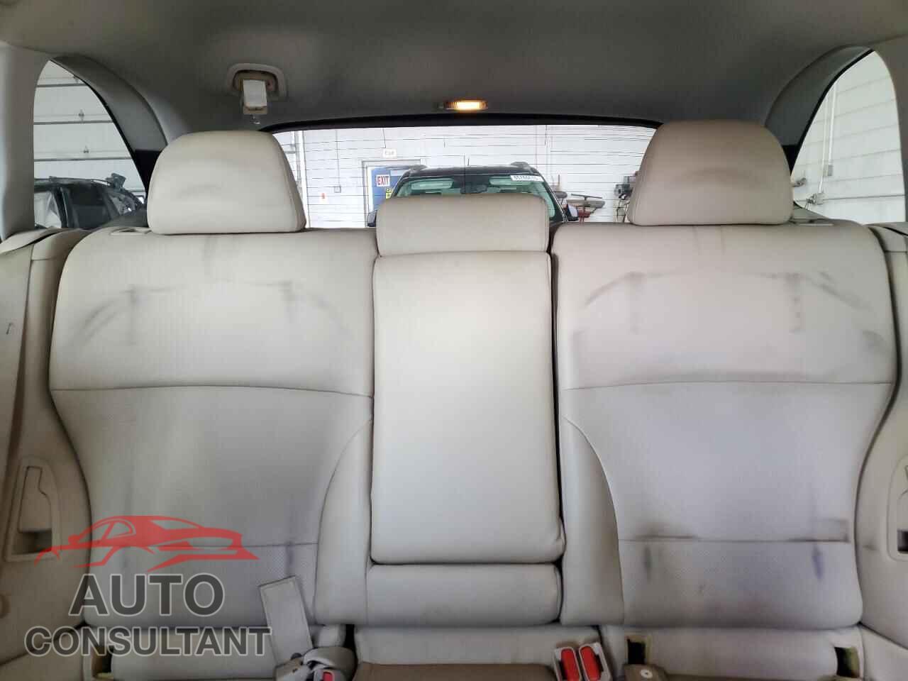 SUBARU OUTBACK 2017 - 4S4BSAKC9H3316423
