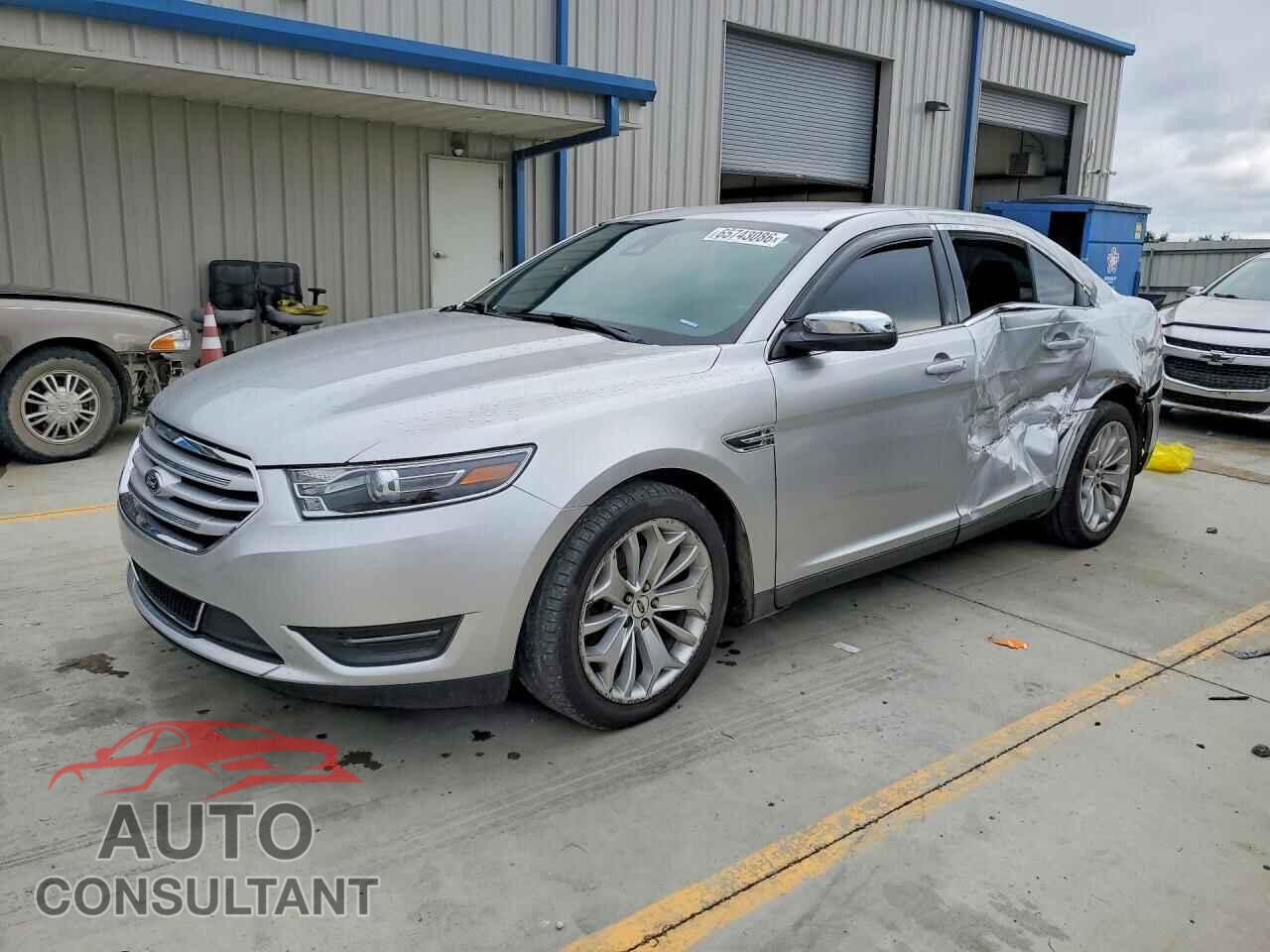 FORD TAURUS 2017 - 1FAHP2F82HG119197