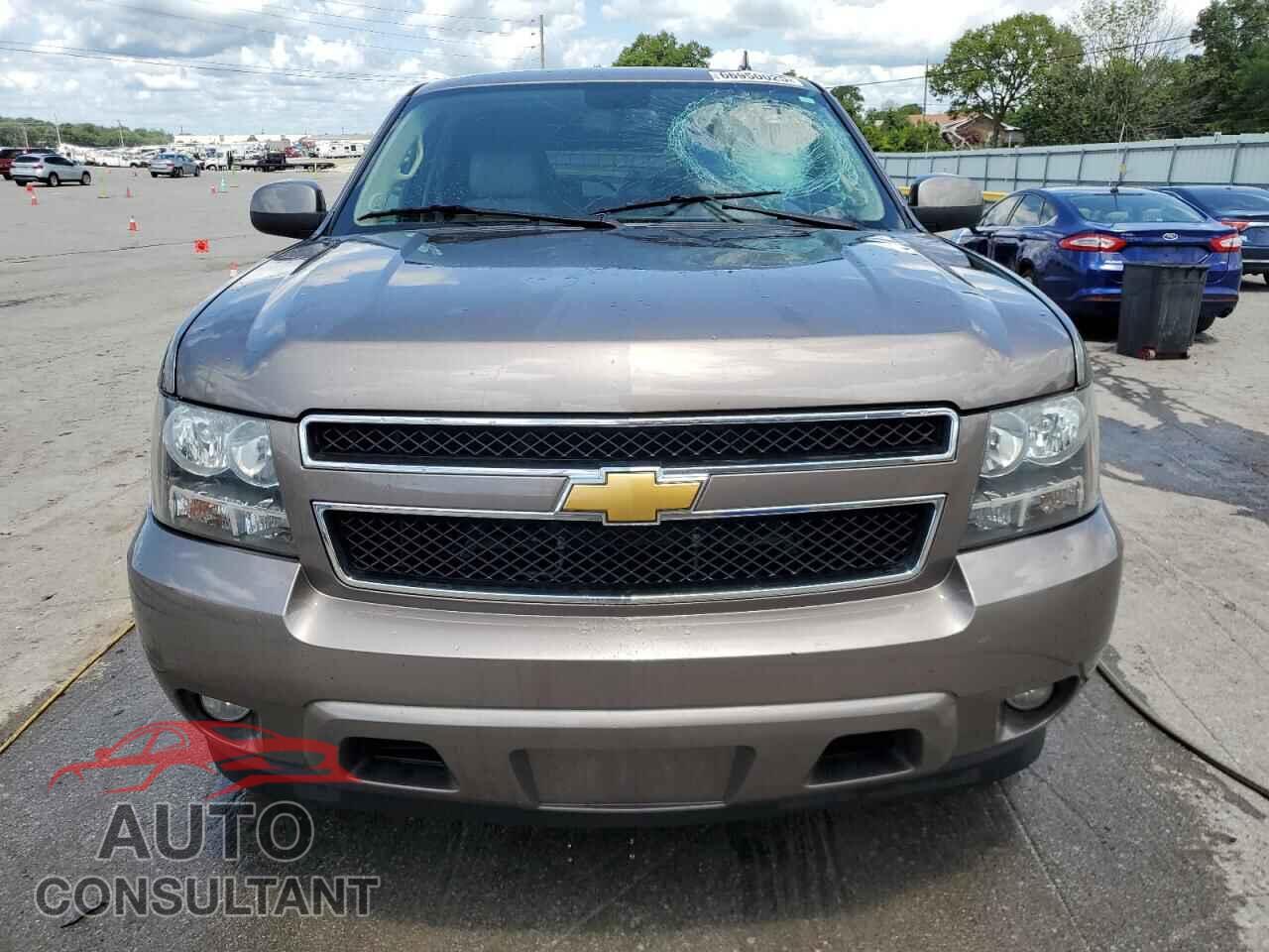 CHEVROLET TAHOE 2013 - 1GNSCBE05DR376898