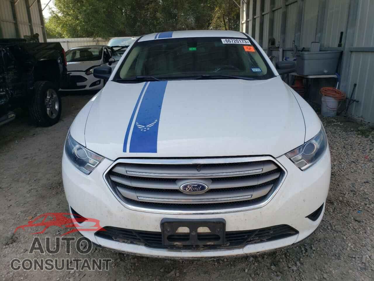 FORD TAURUS 2017 - 1FAHP2D82HG112771