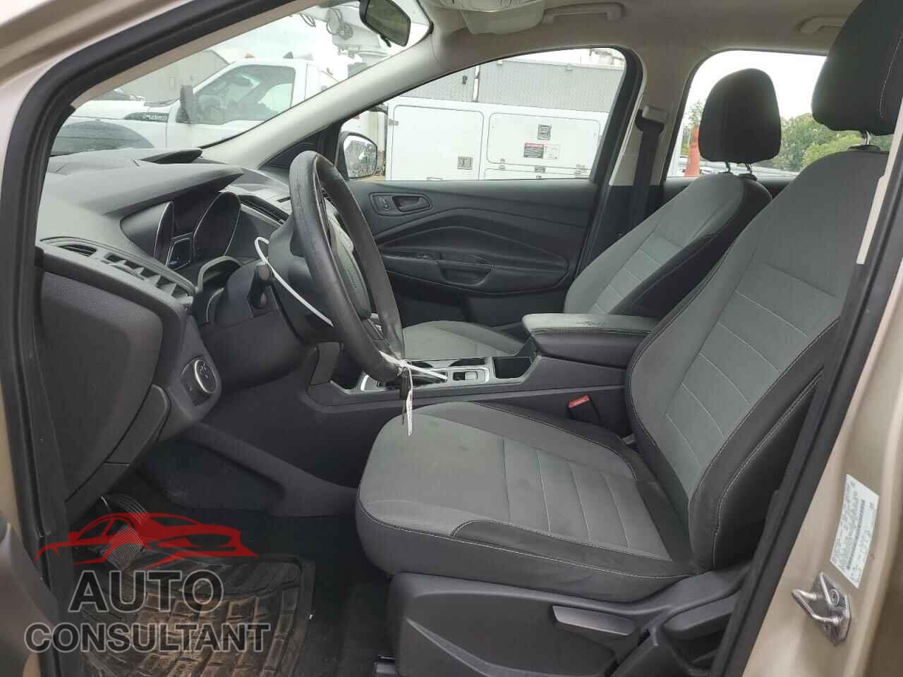 FORD ESCAPE 2017 - 1FMCU0F73HUC19122