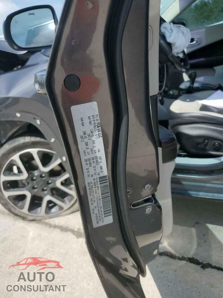 JEEP COMPASS 2017 - 3C4NJDCB3HT666713