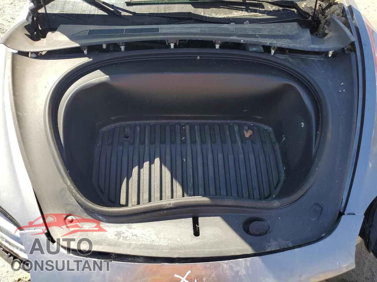 TESLA MODEL 3 2025 - 5YJ3E1EA4SF963395