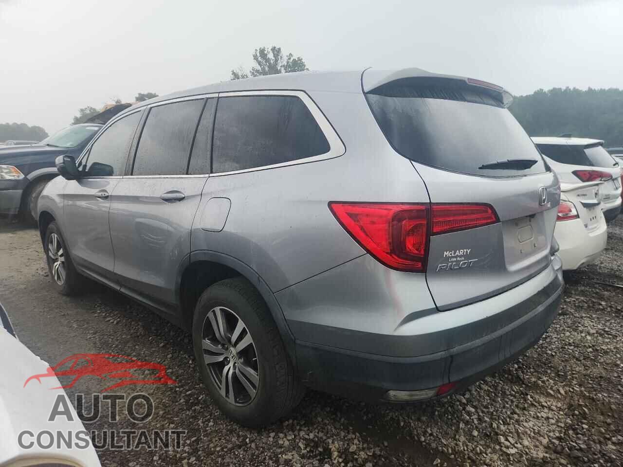 HONDA PILOT 2017 - 5FNYF6H58HB091178