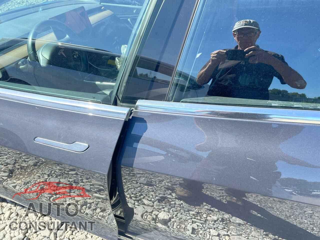 TESLA MODEL 3 2018 - 5YJ3E1EAXJF101569