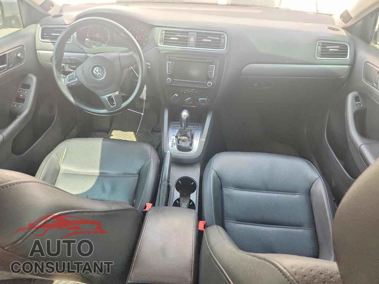 VOLKSWAGEN JETTA 2013 - 3VWLL7AJ2DM306265