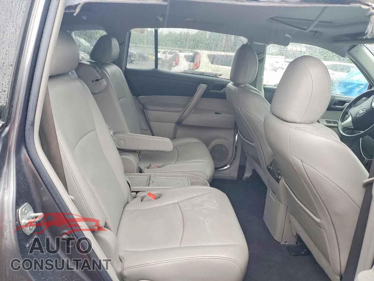 TOYOTA HIGHLANDER 2012 - 5TDBK3EH7CS168027