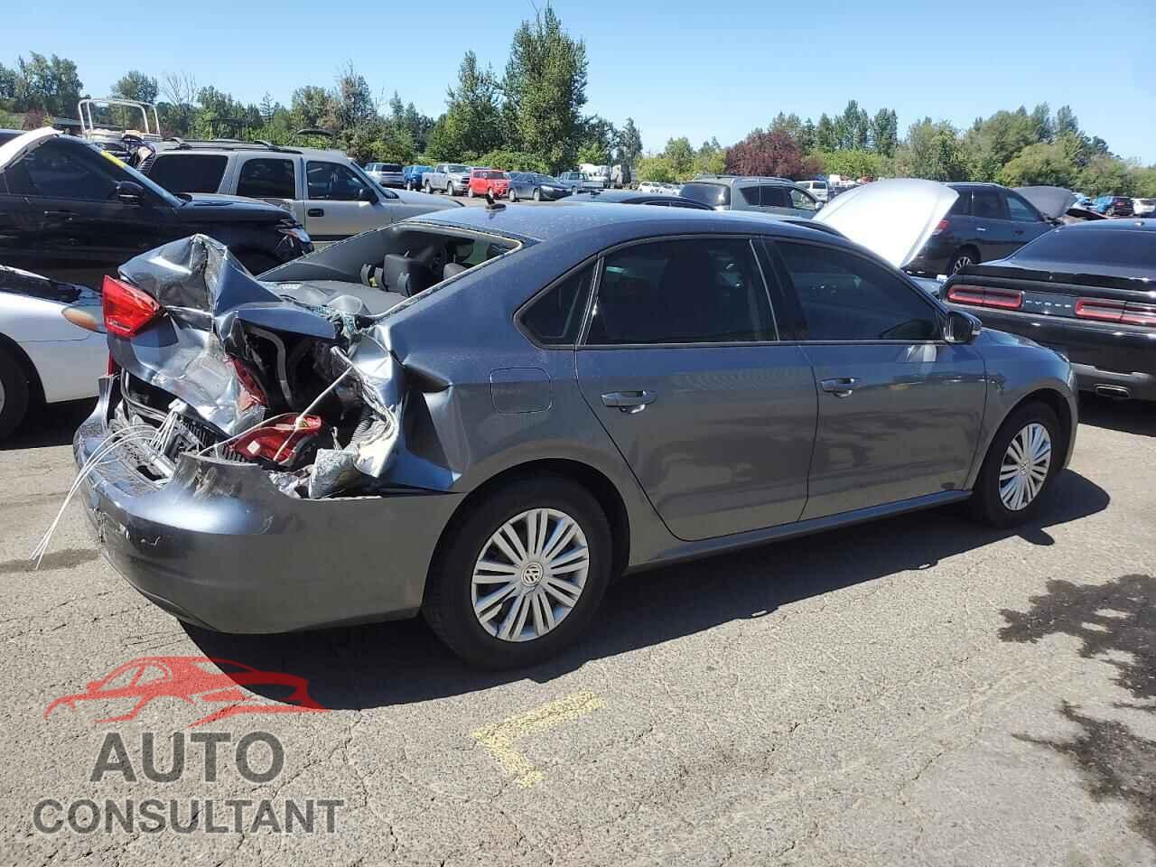 VOLKSWAGEN PASSAT 2015 - 1VWAT7A31FC004947
