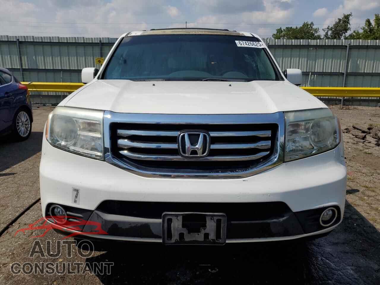 HONDA PILOT 2015 - 5FNYF4H31FB018539