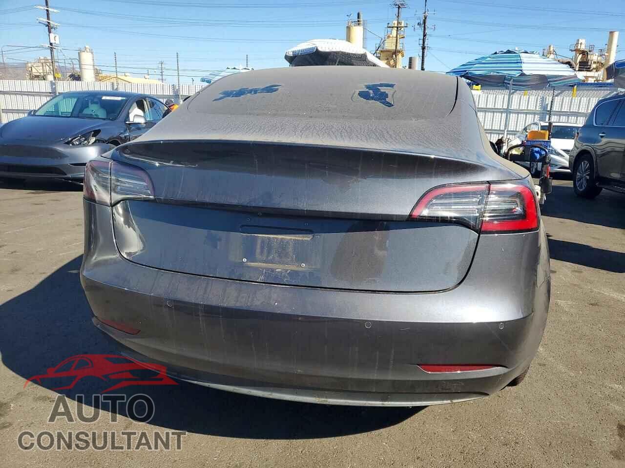 TESLA MODEL 3 2018 - 5YJ3E1EBXJF122334