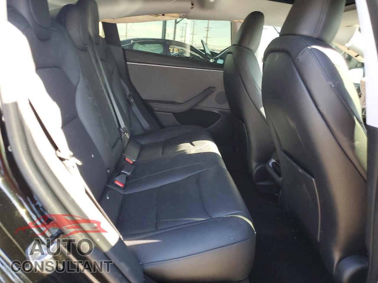 TESLA MODEL 3 2025 - 5YJ3E1EA7SF058603