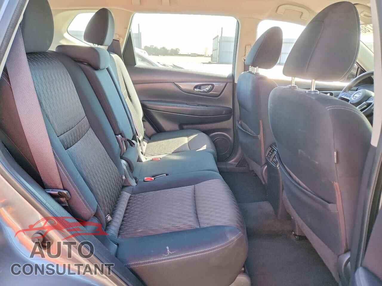 NISSAN ROGUE 2017 - KNMAT2MT5HP514828