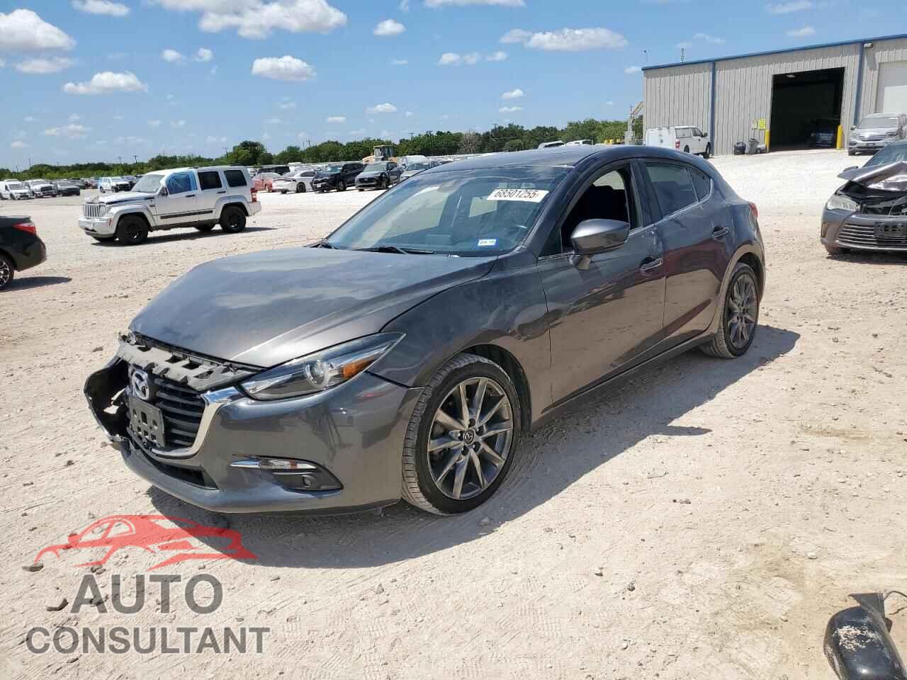MAZDA 3 2018 - 3MZBN1M36JM172016