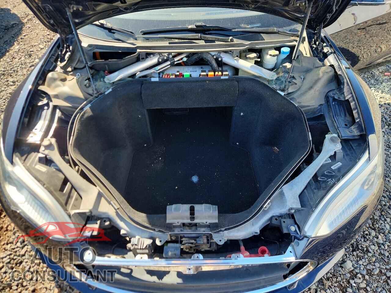 TESLA MODEL S 2014 - 5YJSA1H13EFP42409