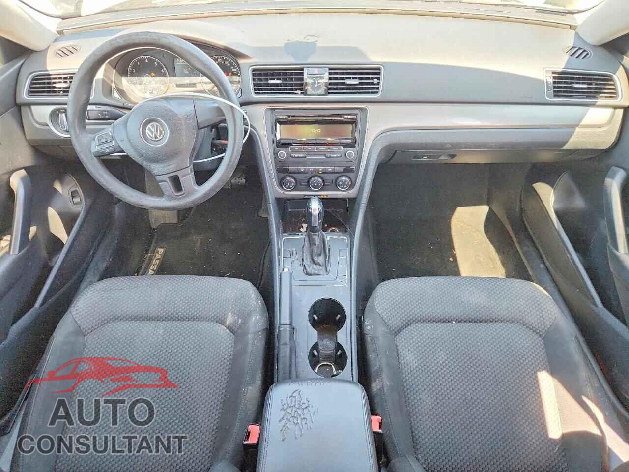 VOLKSWAGEN PASSAT 2014 - 1VWAP7A36EC002713