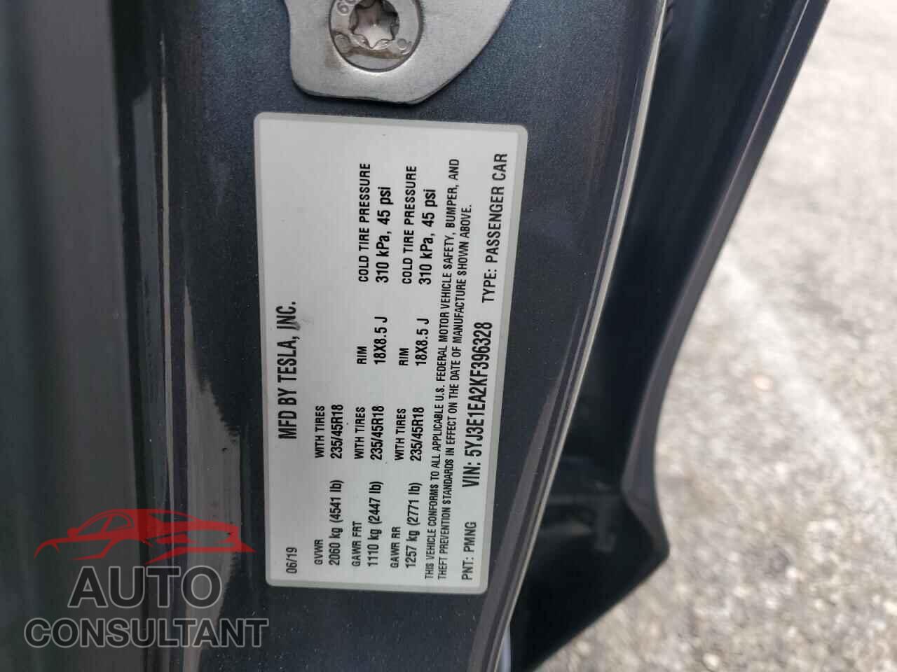 TESLA MODEL 3 2019 - 5YJ3E1EA2KF396328
