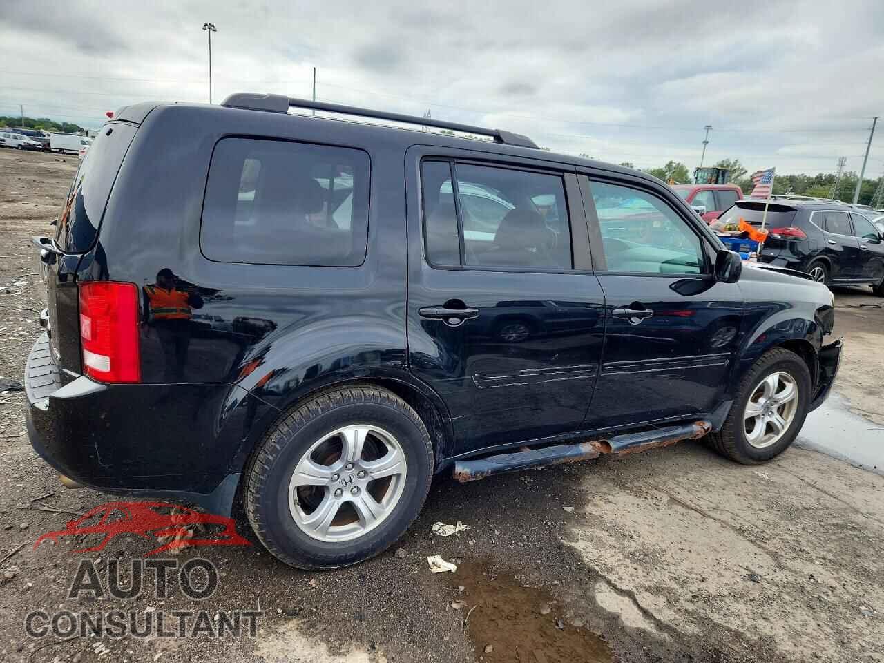 HONDA PILOT 2013 - 5FNYF4H65DB009561