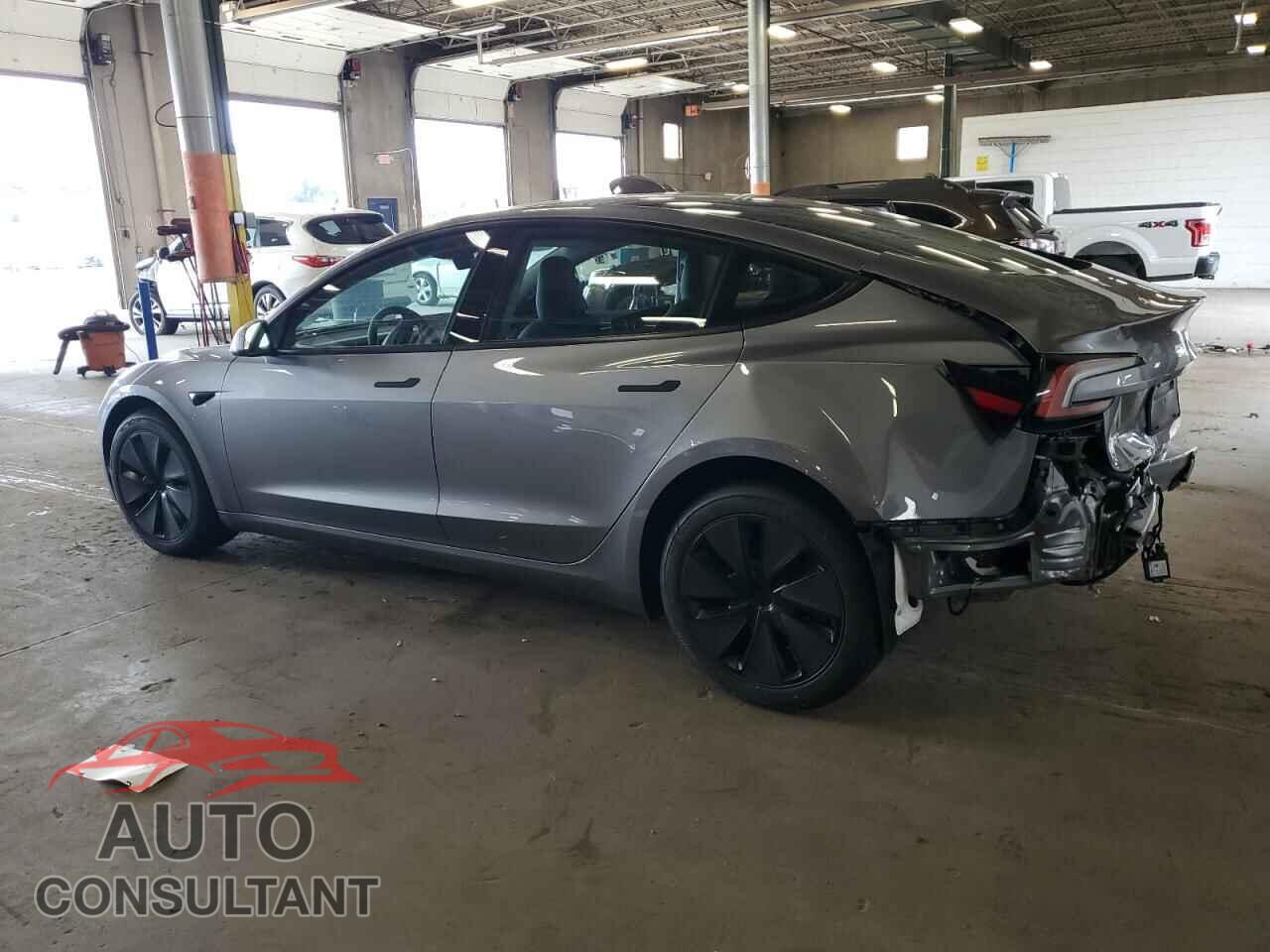 TESLA MODEL 3 2025 - 5YJ3E1EB3SF020598