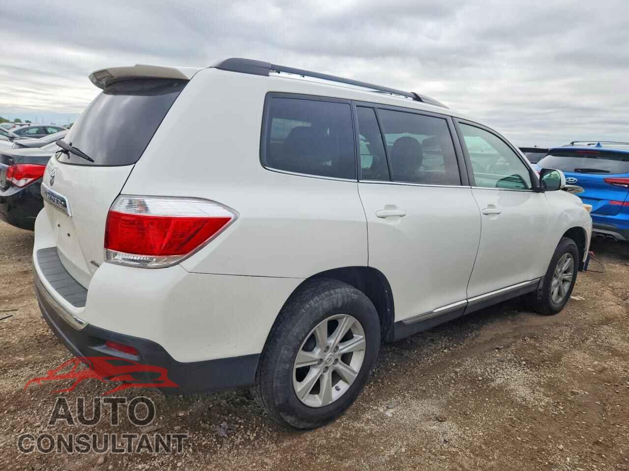 TOYOTA HIGHLANDER 2013 - 5TDBK3EH8DS212067
