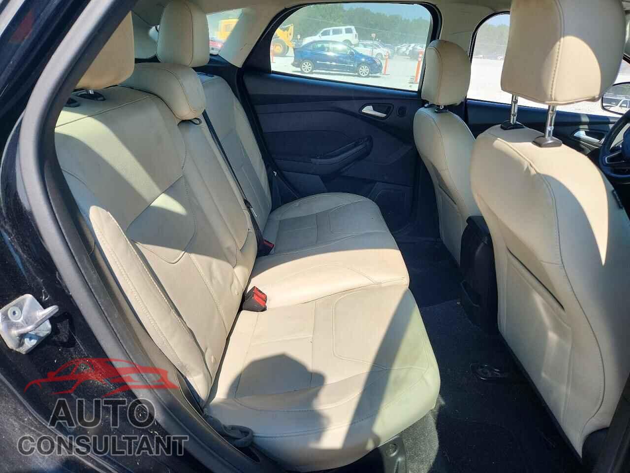 FORD FOCUS 2017 - 1FADP3N27HL330856