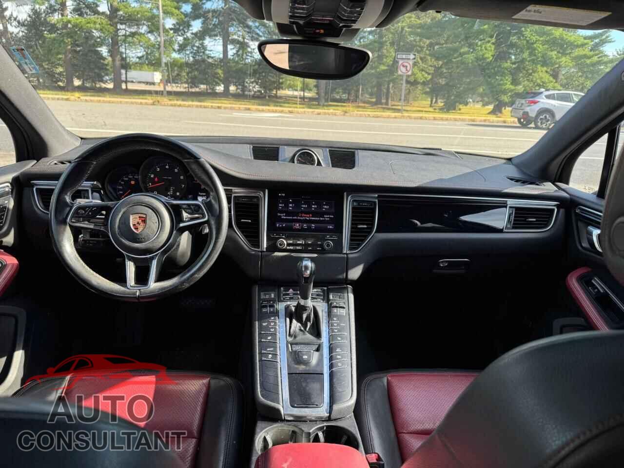 PORSCHE MACAN 2017 - WP1AA2A50HLB01197