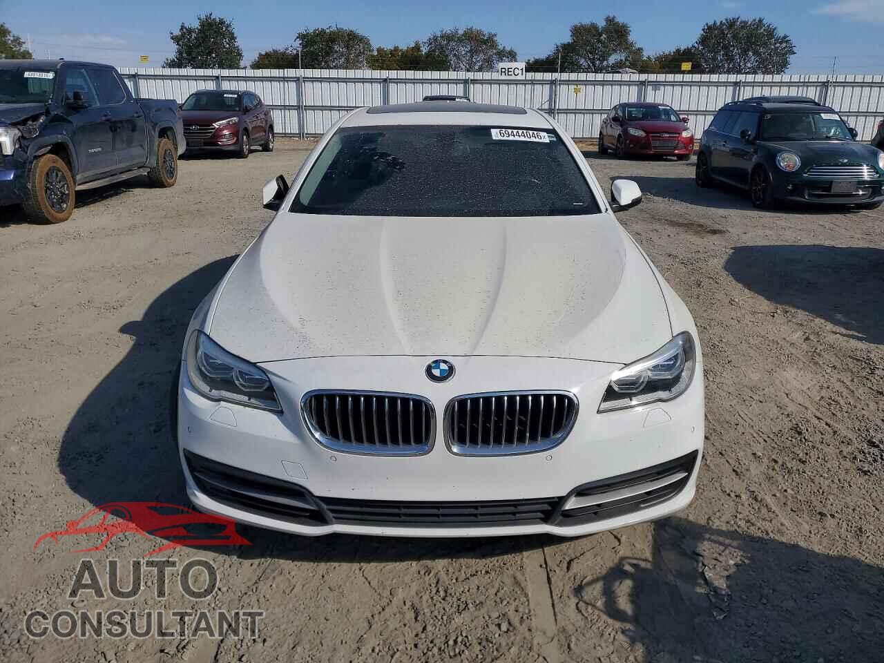 BMW 5 SERIES 2014 - WBAXA5C50ED689325