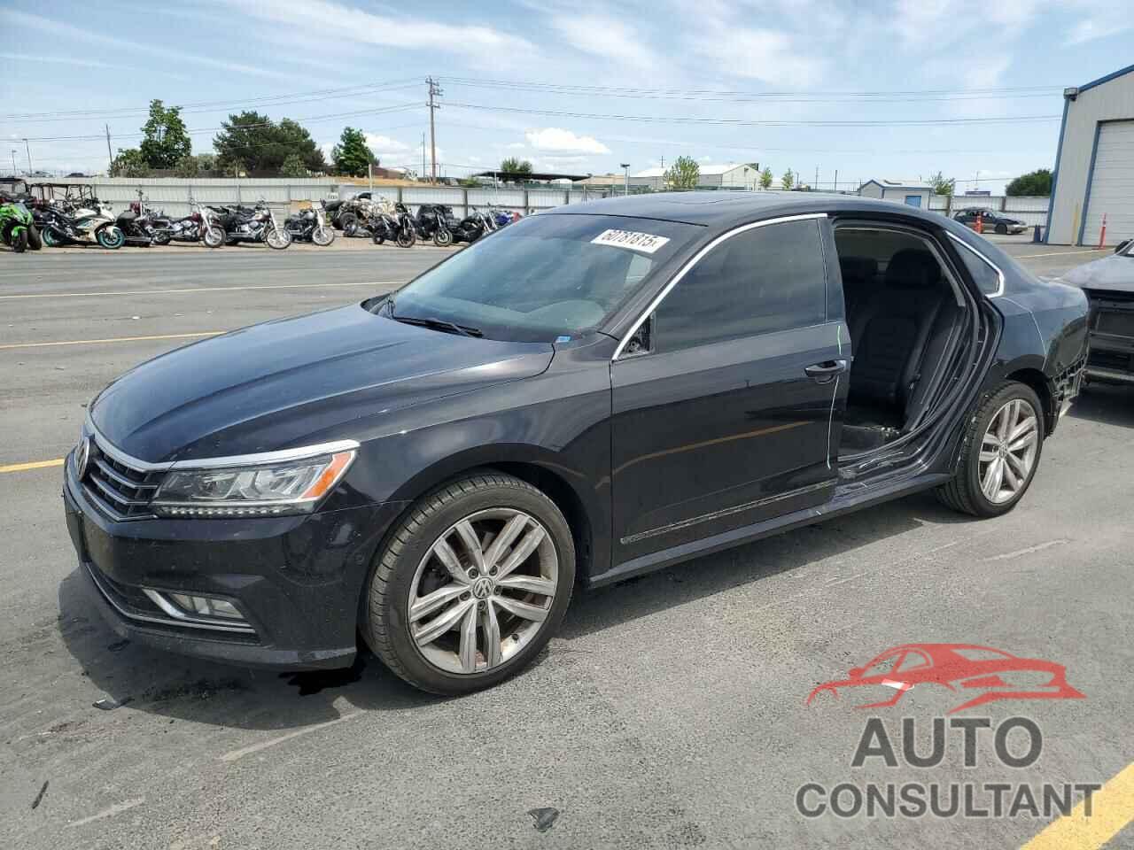 VOLKSWAGEN PASSAT 2018 - 1VWCA7A35JC003257