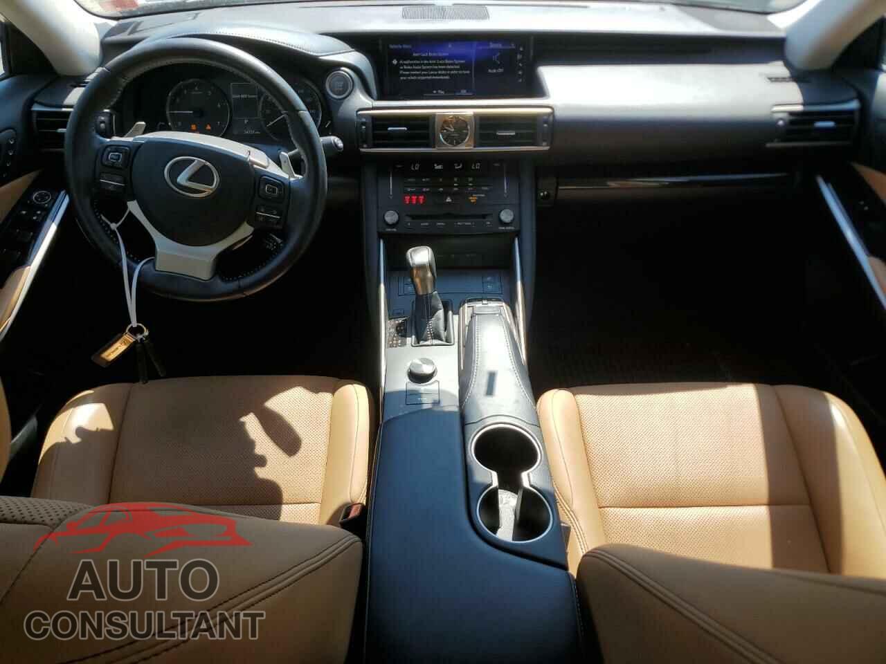 LEXUS IS 2018 - JTHC81D22J5031521