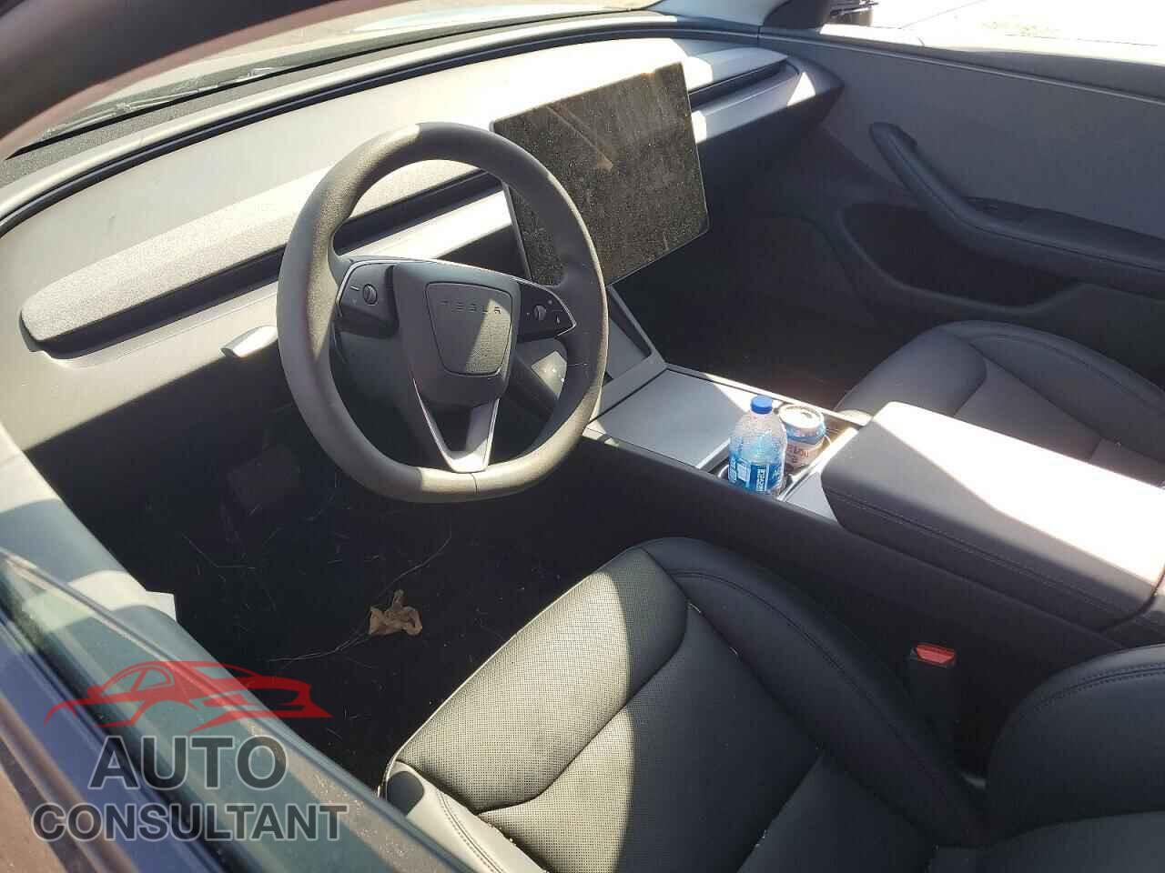 TESLA MODEL 3 2026 - 5YJ3E1EA7TF195722