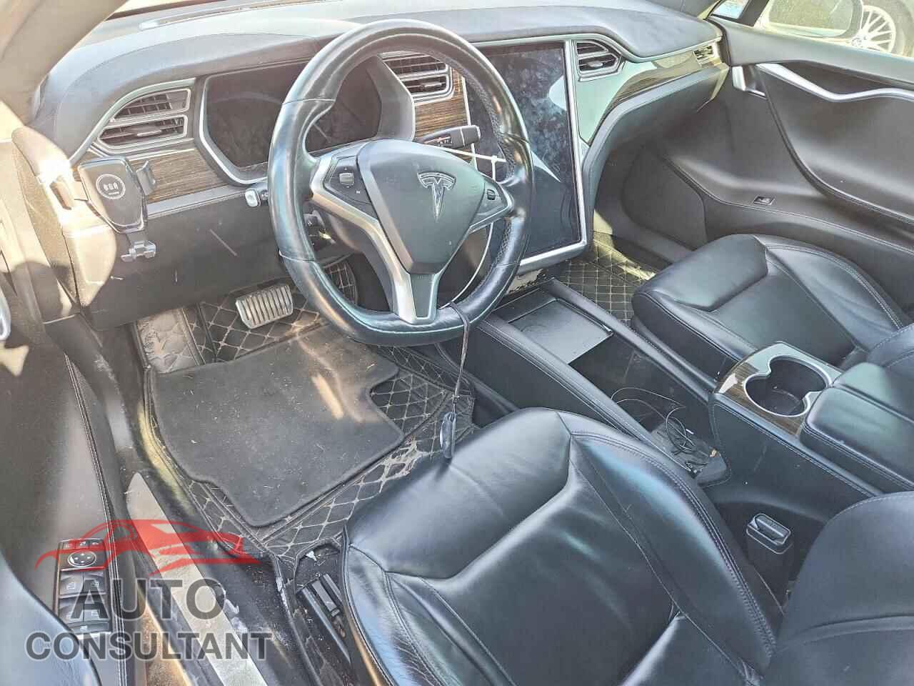 TESLA MODEL S 2015 - 5YJSA1E27FF112486