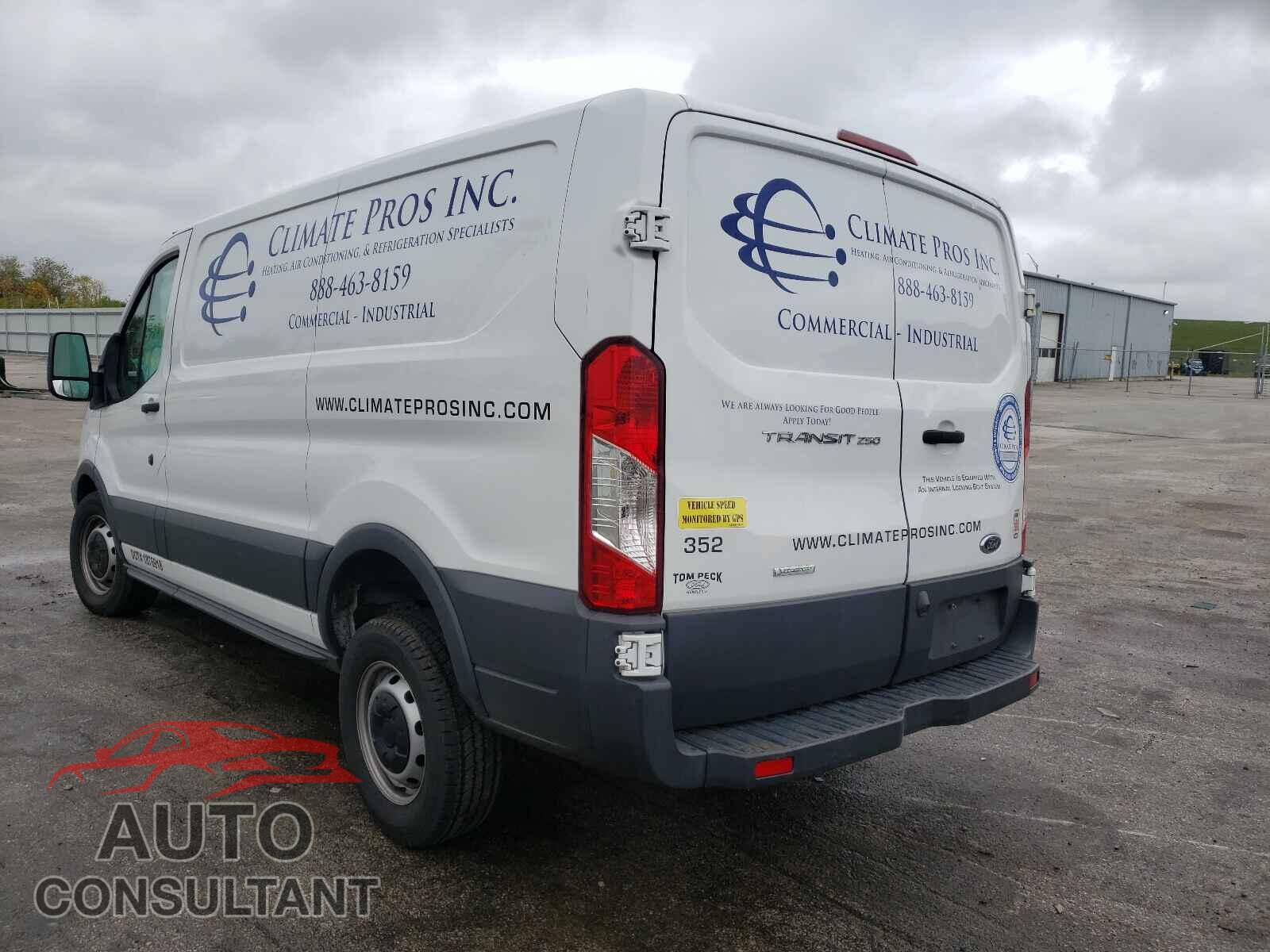 FORD TRANSIT CO 2017 - 1FTYR1ZG3HKB48352