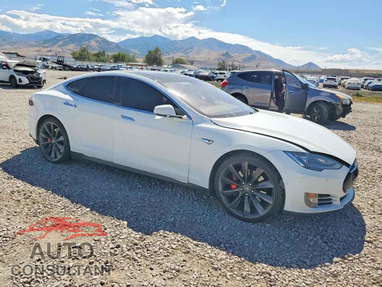 TESLA MODEL S 2015 - 5YJSA4H27FFP74274