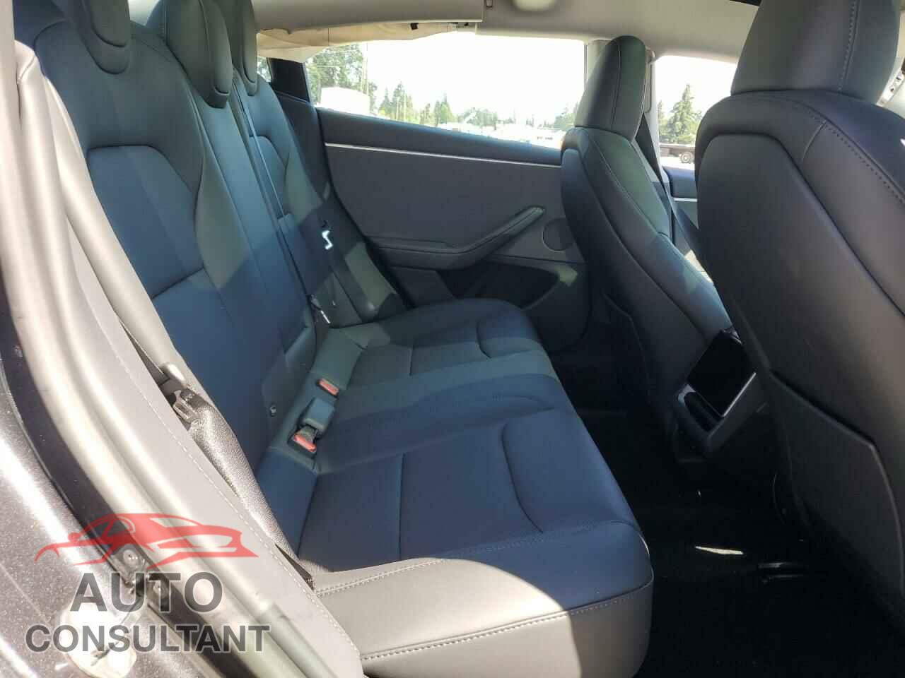 TESLA MODEL 3 2024 - 5YJ3E1EA0RF843300