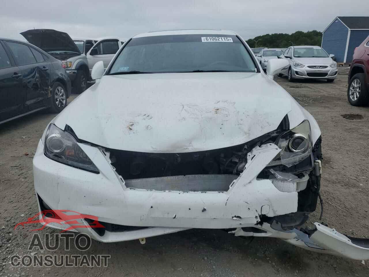 LEXUS IS 2013 - JTHCF5C22D5063811