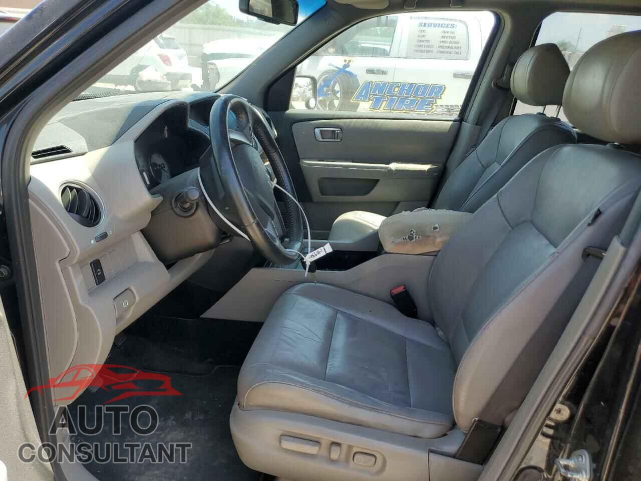 HONDA PILOT 2011 - 5FNYF4H56BB018631
