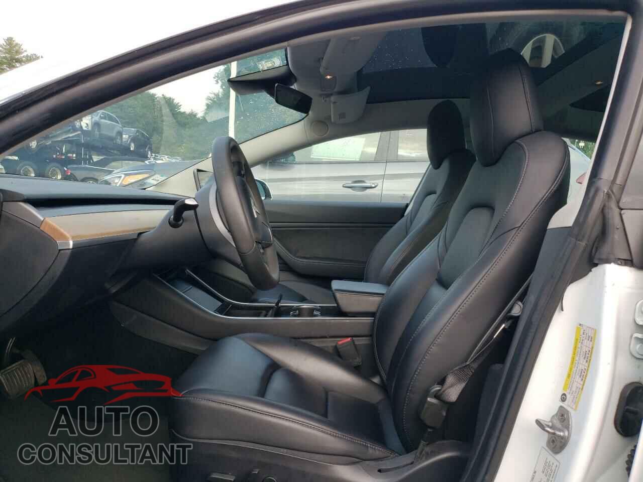 TESLA MODEL 3 2019 - 5YJ3E1EB7KF493713