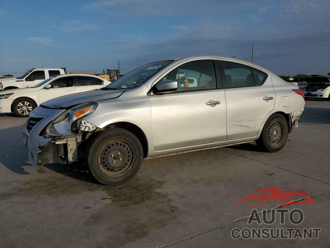 NISSAN VERSA 2019 - 3N1CN7AP7KL851319