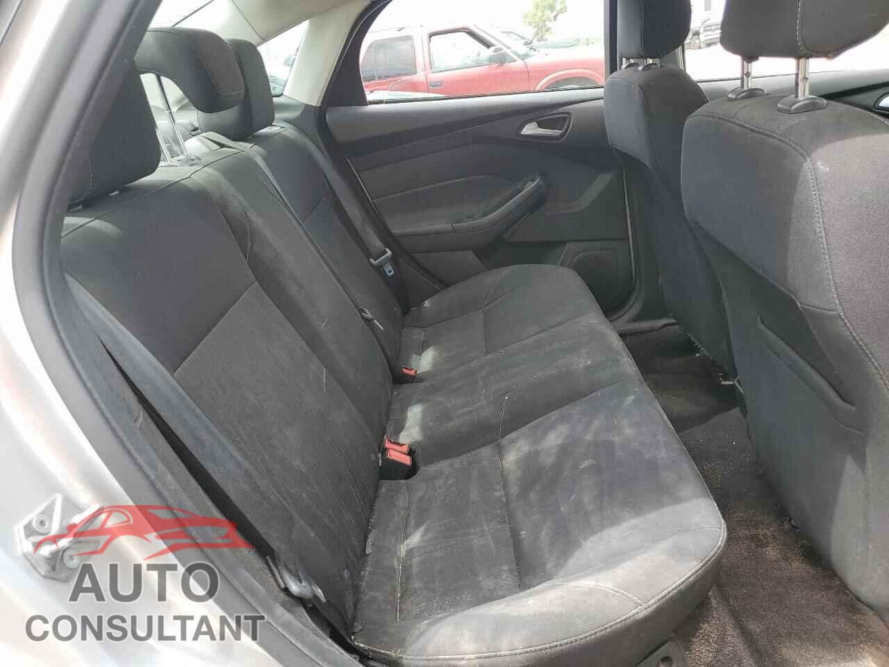 FORD FOCUS 2018 - 1FADP3F26JL240778