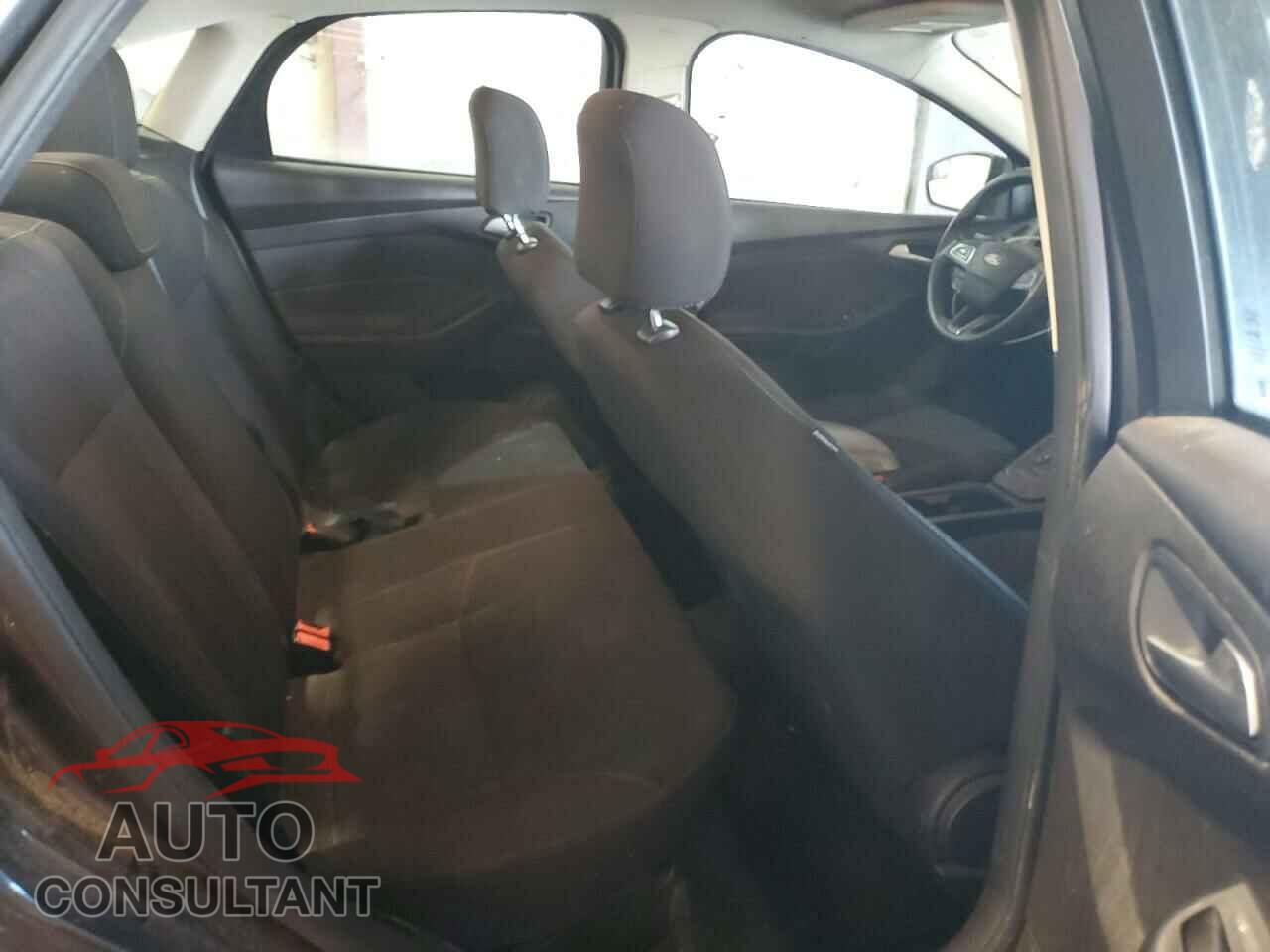FORD FOCUS 2016 - 1FADP3F26GL229143