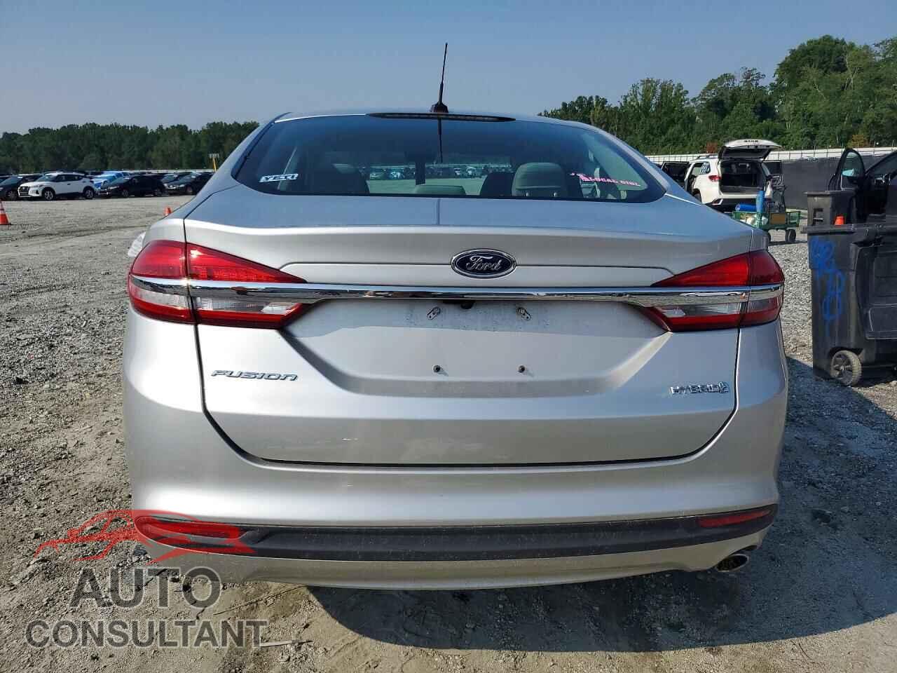 FORD FUSION 2018 - 3FA6P0UU2JR122885