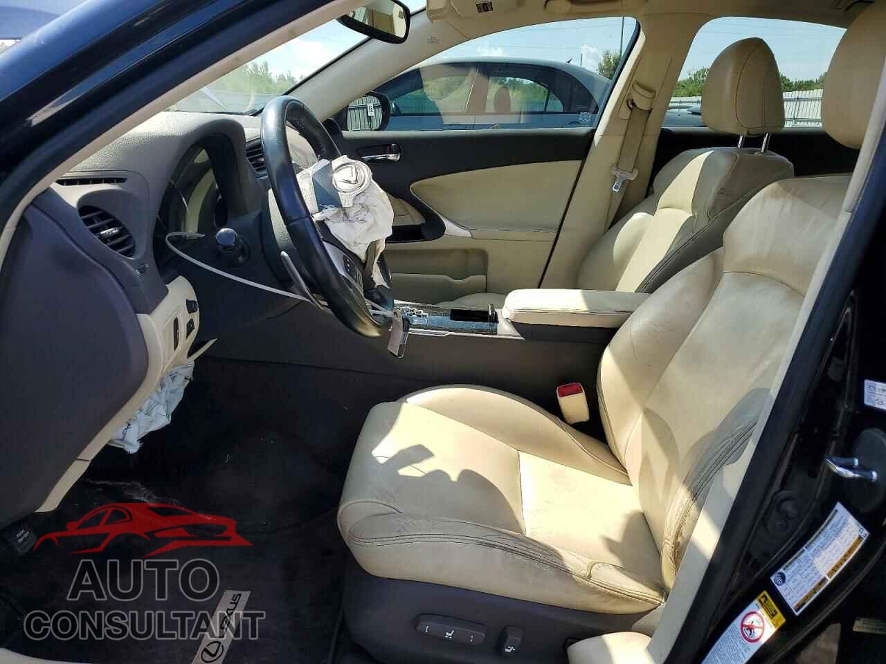 LEXUS IS 2012 - JTHCF5C2XC5059519