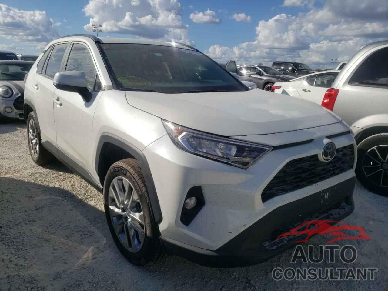 TOYOTA RAV4 2021 - 2T3C1RFV4MW172602