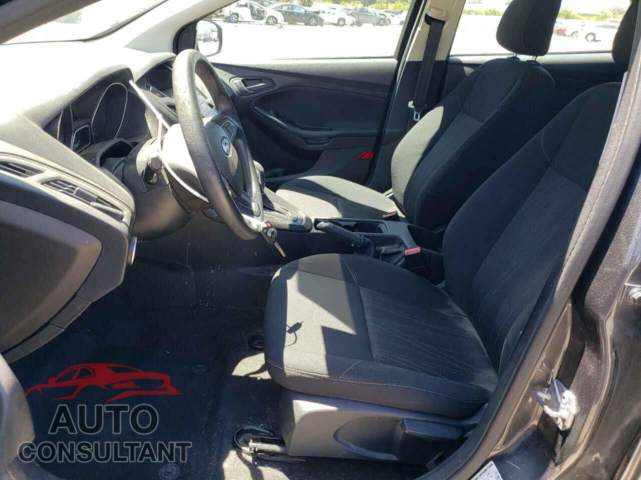 FORD FOCUS 2017 - 1FADP3E22HL211399