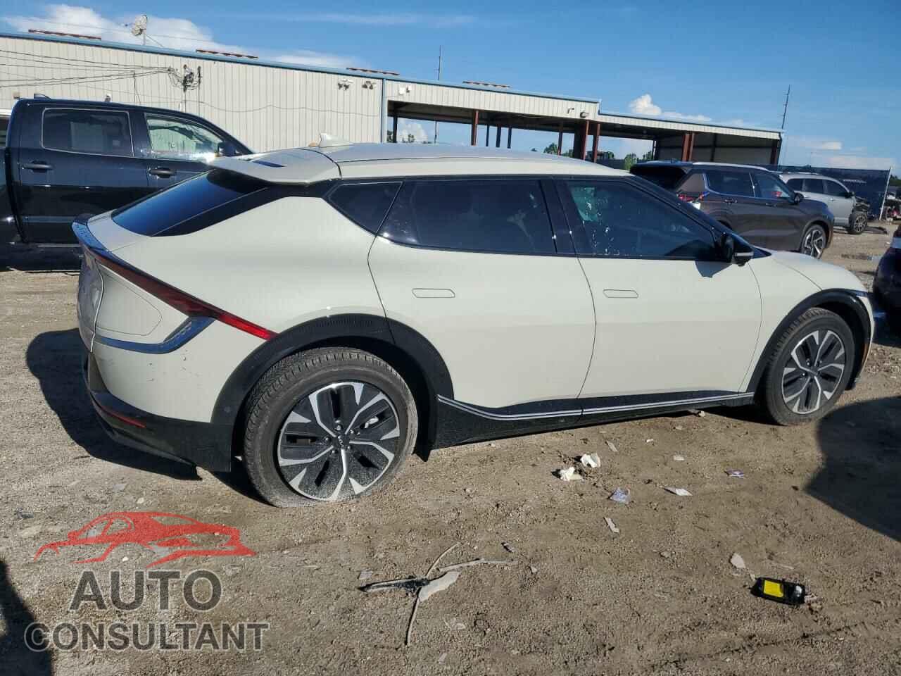 KIA EV6 LIGHT 2023 - KNDC34LA2P5122887