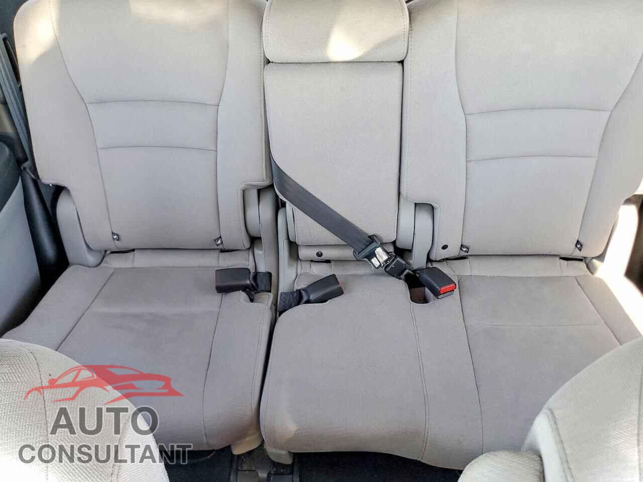 HONDA PILOT 2017 - 5FNYF5H33HB014632