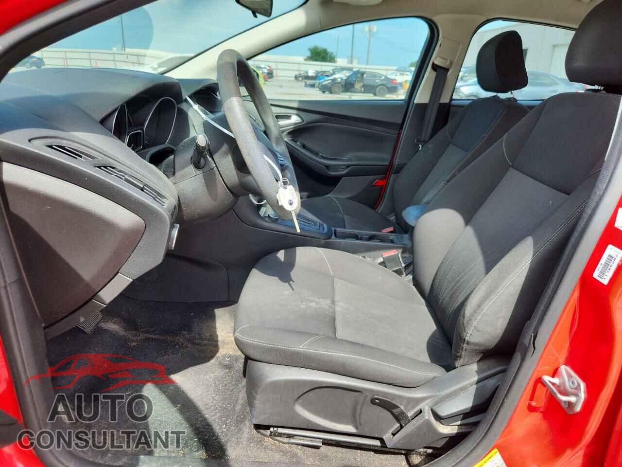 FORD FOCUS 2015 - 1FADP3K25FL296577