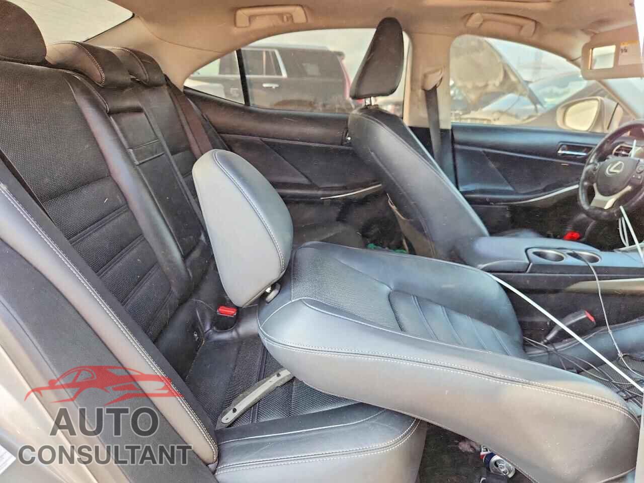 LEXUS IS 2014 - JTHCF1D2XE5011271