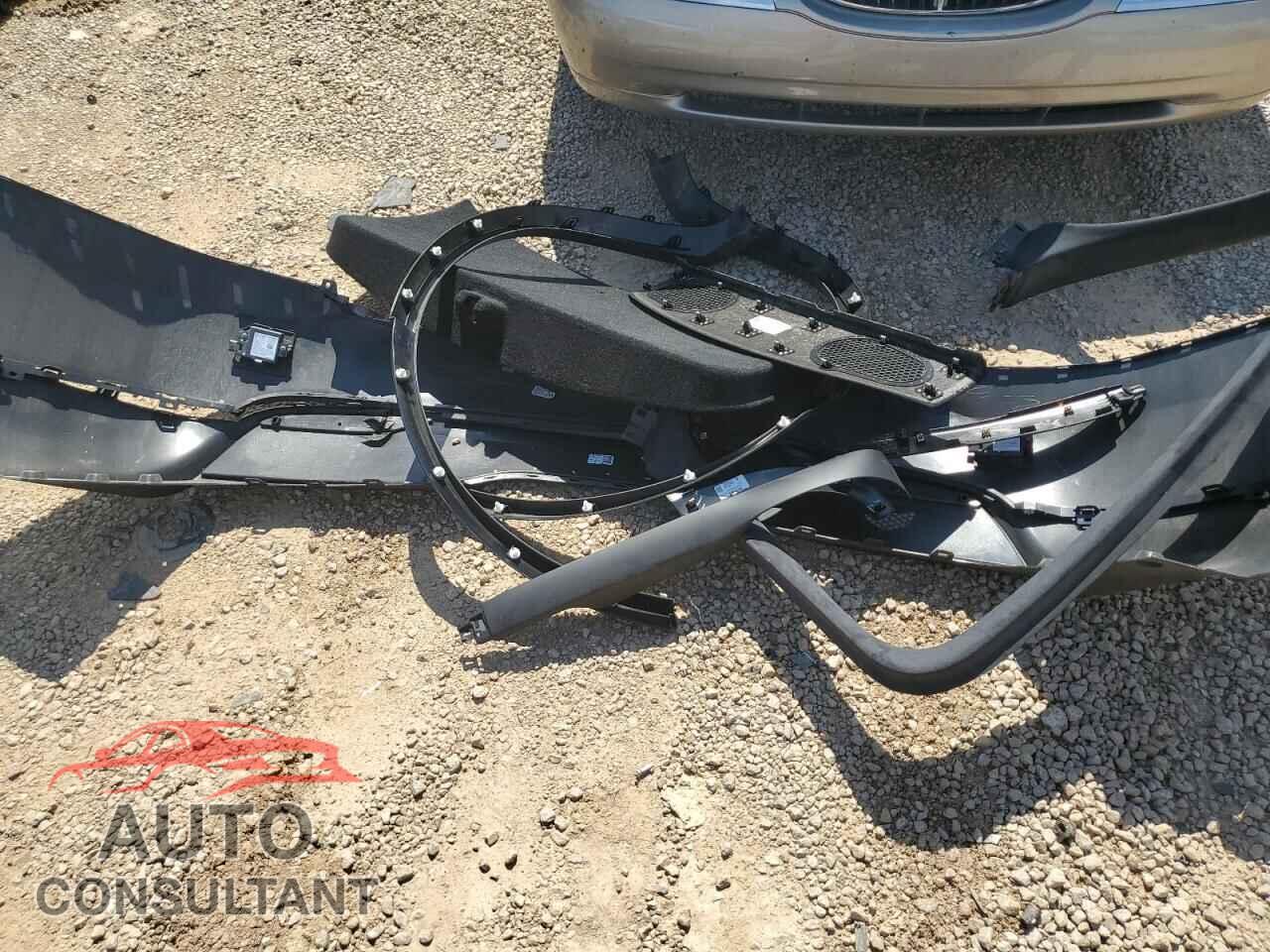 TESLA MODEL X 2024 - 7SAXCBE56RF447200